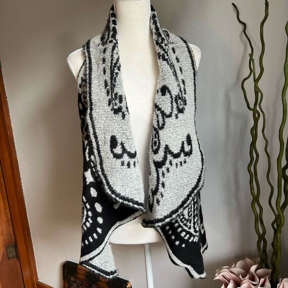 Cupio Sweater Vest Open Front Flowy Scroll Women's Size Small Black & Gray EUC‎ - Picture 1 of 8